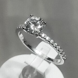 1.00 ct VVS1 -D Moissanite Solitaire NEW Ring Certificate